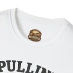 Pullin' Supers Imker-T-Shirt — Built Different