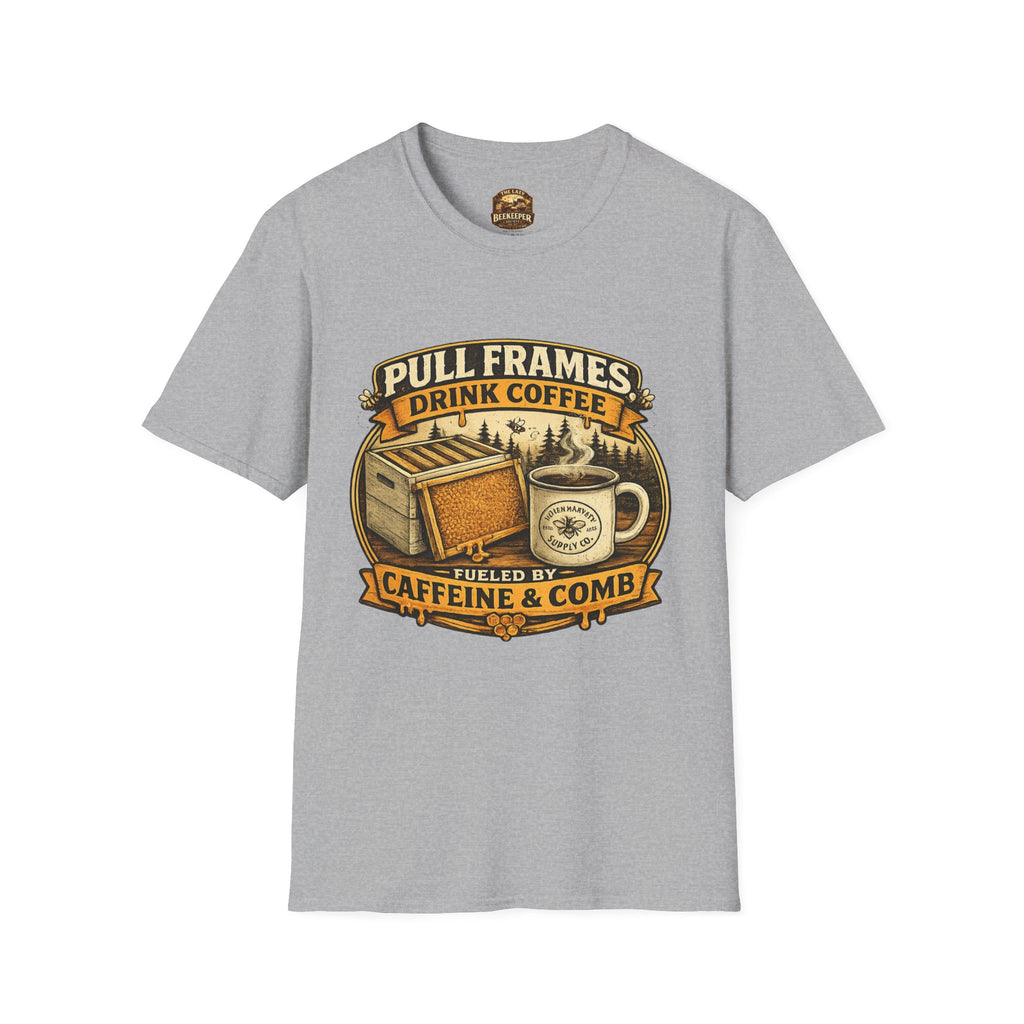 T-Shirt „Pull Frames Drink Coffee“ – Imker Kaffee & Waben Grafik-T-Shirt