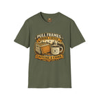T-Shirt „Pull Frames Drink Coffee“ – Imker Kaffee & Waben Grafik-T-Shirt