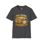 T-Shirt „Pull Frames Drink Coffee“ – Imker Kaffee & Waben Grafik-T-Shirt